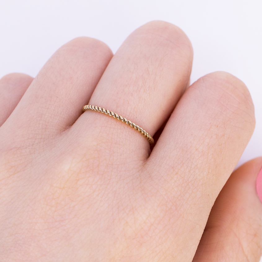 Dainty Gold Twisted Ring