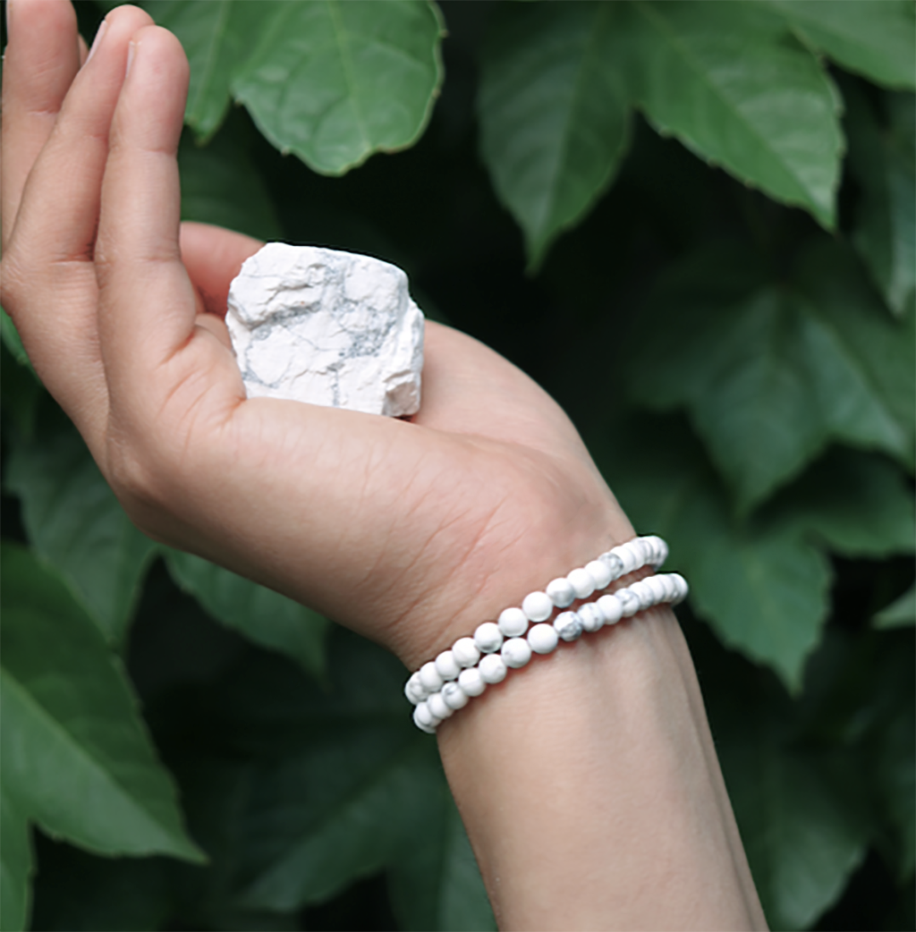 Dainty Empowered Bracelet | Howlite