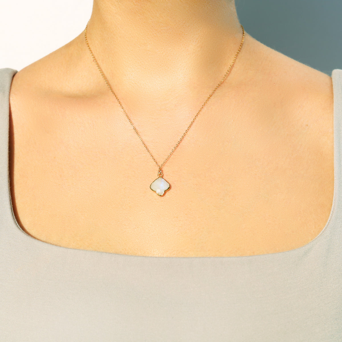 Aquamarine Trillium Necklace