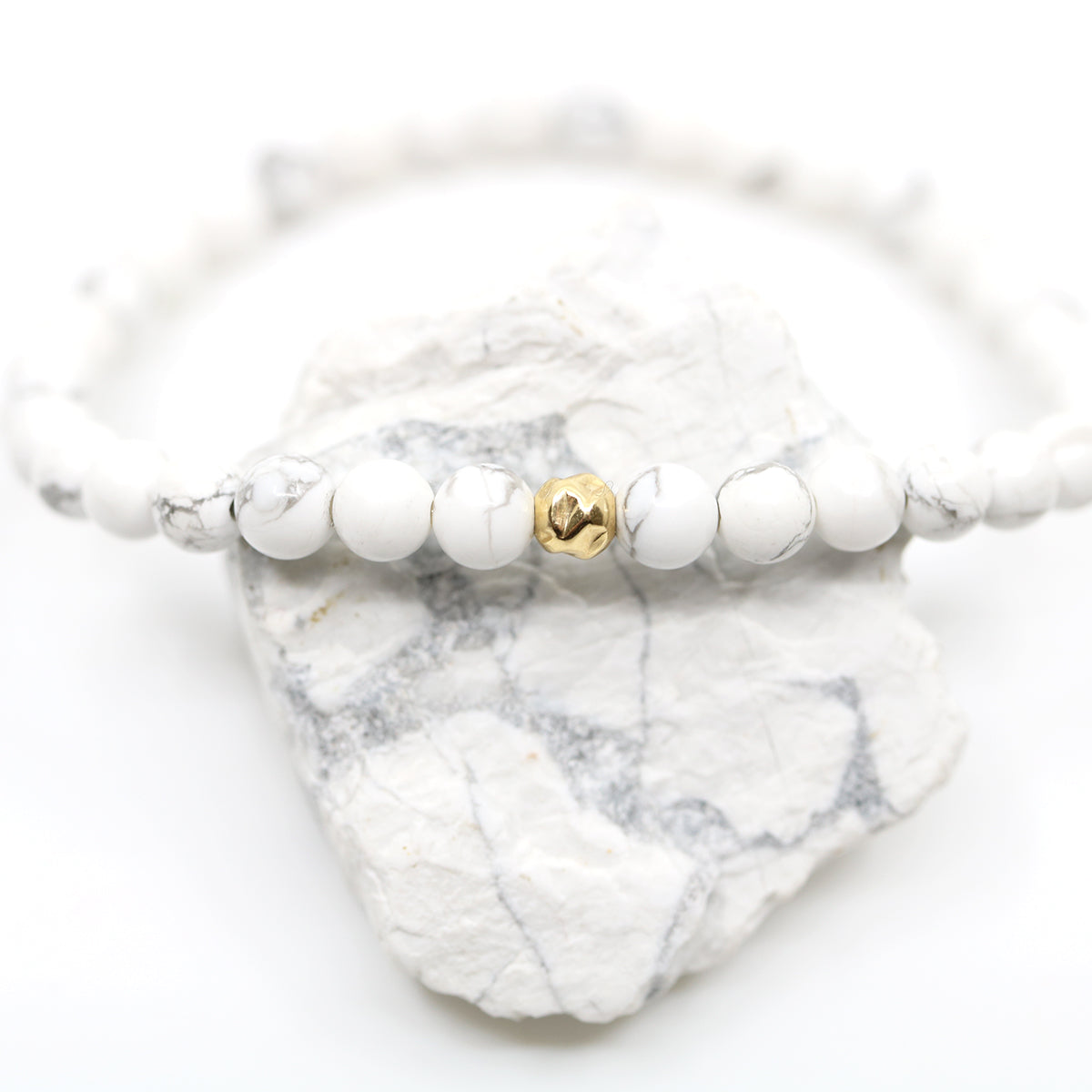 Dainty Calmness Bracelet | Howlite