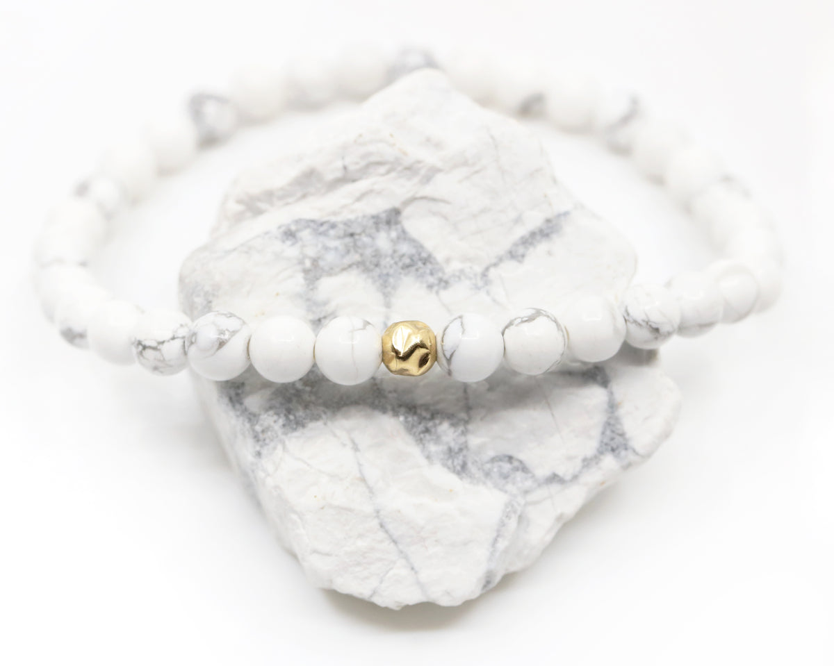 Dainty Calmness Bracelet | Howlite
